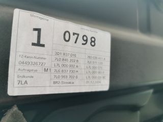 bontott VW TOUAREG Jobb első Ajtó (Üres lemez)