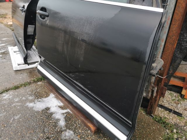 bontott VW TOUAREG Jobb első Ajtó (Üres lemez)