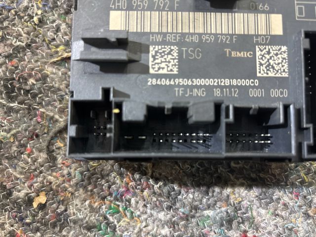 bontott VW TOUAREG Jobb első Ajtó Vezérlőegység