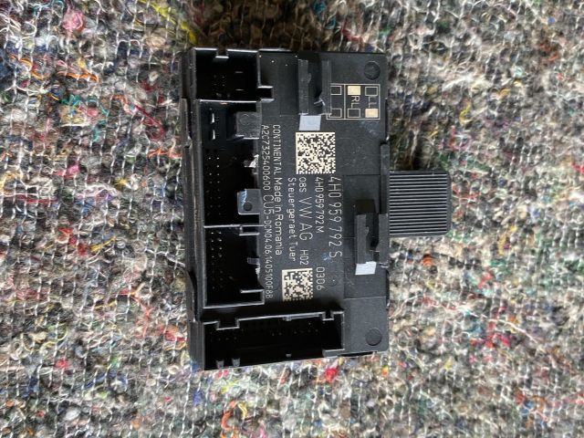 bontott VW TOUAREG Jobb első Ajtó Vezérlőegység