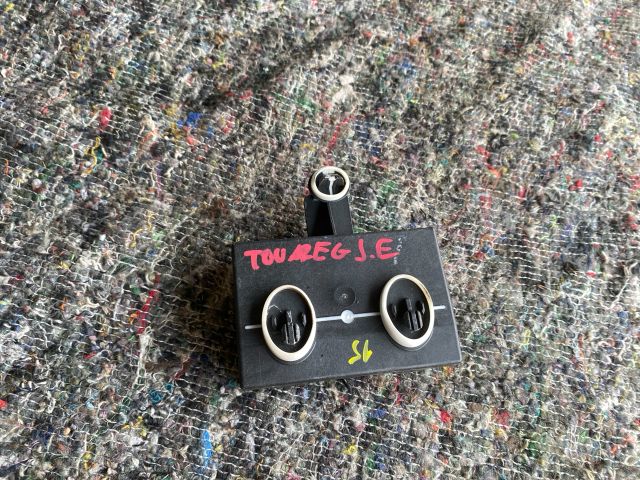 bontott VW TOUAREG Jobb első Ajtó Vezérlőegység