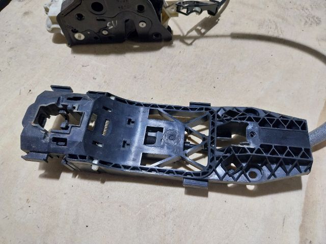 bontott VW TOUAREG Jobb első Ajtózár Motor