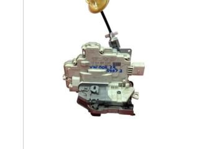 bontott VW TOUAREG Jobb első Ajtózár