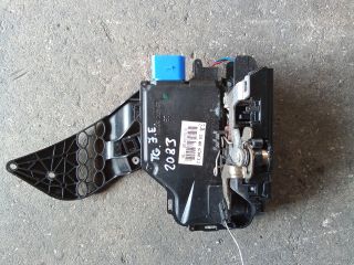 bontott VW TOUAREG Jobb első Ajtózár