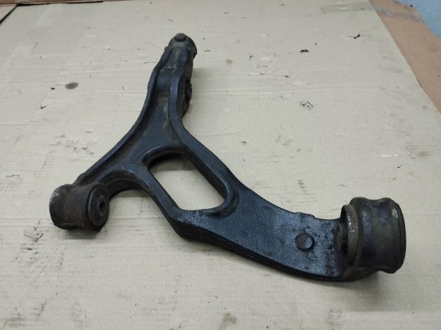 bontott VW TOUAREG Jobb első Alsó Lengőkar