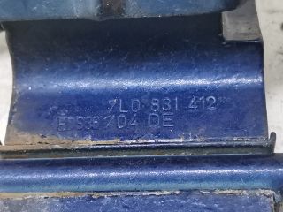 bontott VW TOUAREG Jobb első Alsó Zsanér