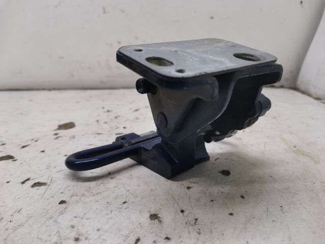 bontott VW TOUAREG Jobb első Alsó Zsanér