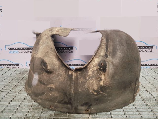 bontott VW TOUAREG Jobb első Dobbetét (Kerékjárati, Műanyag)