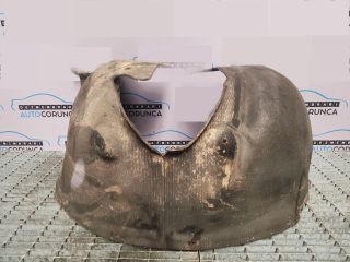 bontott VW TOUAREG Jobb első Dobbetét (Kerékjárati, Műanyag)