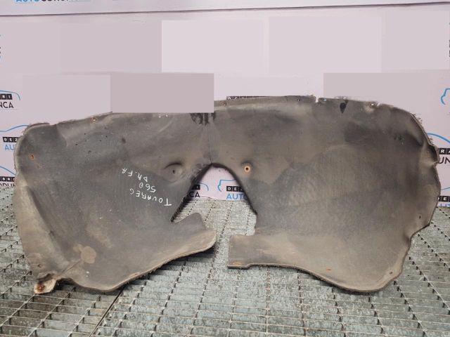 bontott VW TOUAREG Jobb első Dobbetét (Kerékjárati, Műanyag)