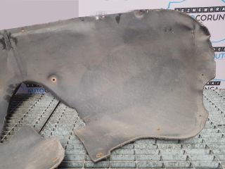 bontott VW TOUAREG Jobb első Dobbetét (Kerékjárati, Műanyag)