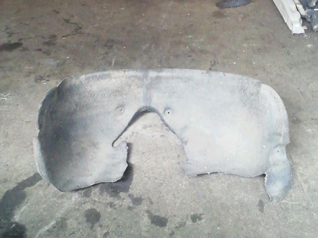 bontott VW TOUAREG Jobb első Első Dobbetét (Kerékjárati, Műanyag)