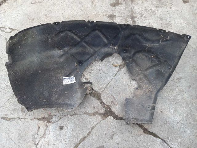 bontott VW TOUAREG Jobb első Hátsó Dobbetét (Kerékjárati, Műanyag)