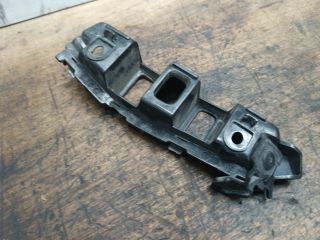 bontott VW TOUAREG Jobb első Oldal Lökhárító Tartó (Műanyag)