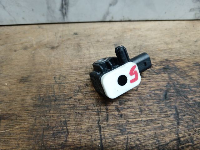 bontott VW TOUAREG Jobb első Oldal Ütközés Érzékelő