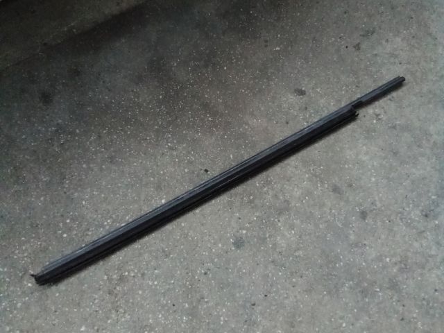 bontott VW TOUAREG Jobb első Vízlehúzó Gumicsík