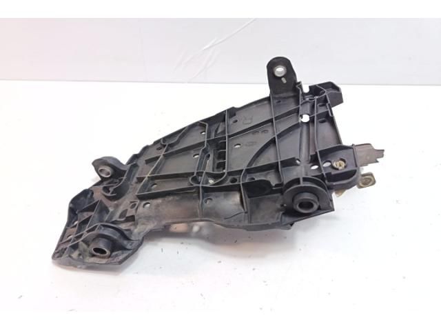 bontott VW TOUAREG Jobb Fényszóró Tartó