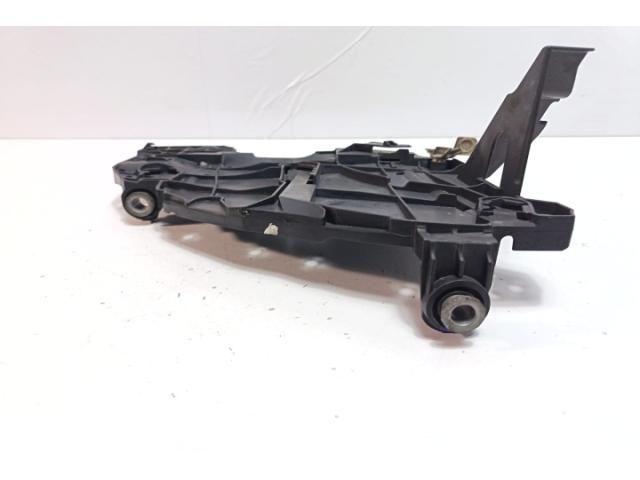 bontott VW TOUAREG Jobb Fényszóró Tartó