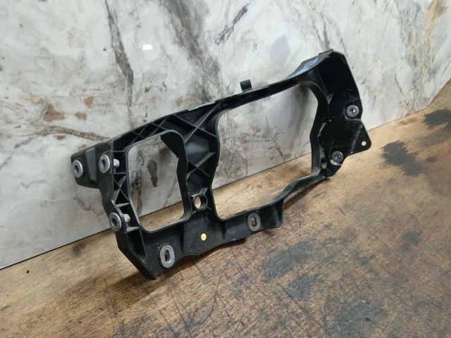 bontott VW TOUAREG Jobb Fényszóró Tartó