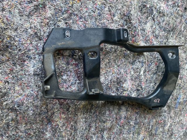 bontott VW TOUAREG Jobb Fényszóró Tartó