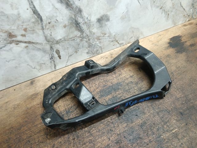 bontott VW TOUAREG Jobb Fényszóró Tartó