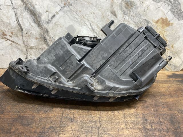 bontott VW TOUAREG Jobb Fényszóró