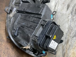 bontott VW TOUAREG Jobb Fényszóró