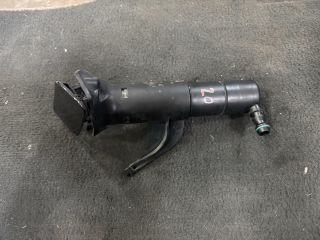 bontott VW TOUAREG Jobb Fényszórómosó Fúvóka