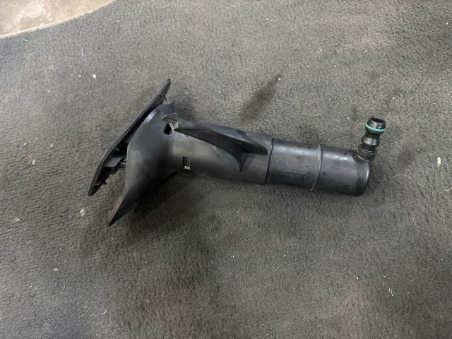 bontott VW TOUAREG Jobb Fényszórómosó Fúvóka