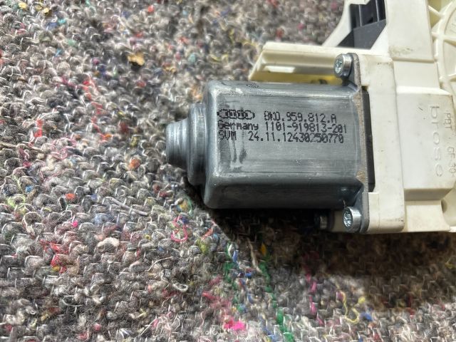 bontott VW TOUAREG Jobb hátsó Ablakemelő Motor