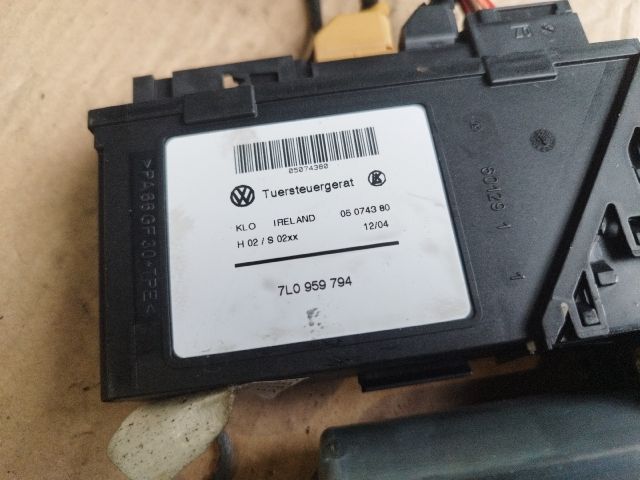 bontott VW TOUAREG Jobb hátsó Ablakemelő Motor