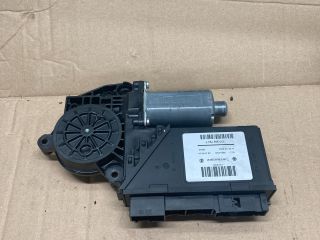 bontott VW TOUAREG Jobb hátsó Ablakemelő Motor