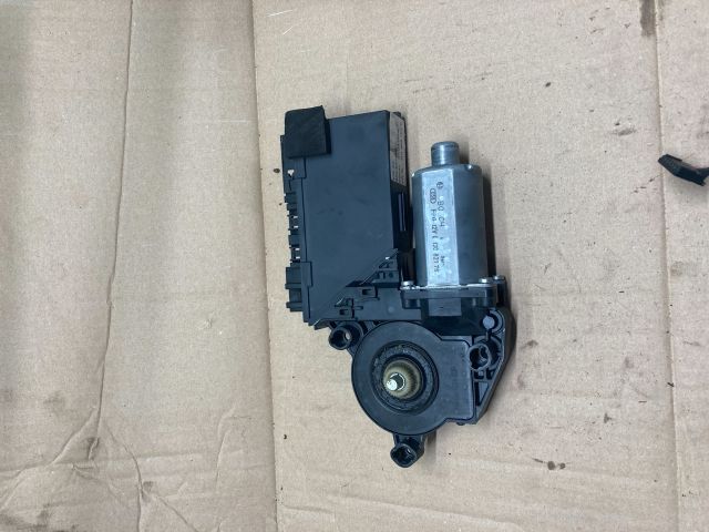 bontott VW TOUAREG Jobb hátsó Ablakemelő Motor