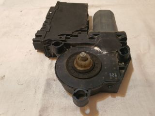 bontott VW TOUAREG Jobb hátsó Ablakemelő Motor