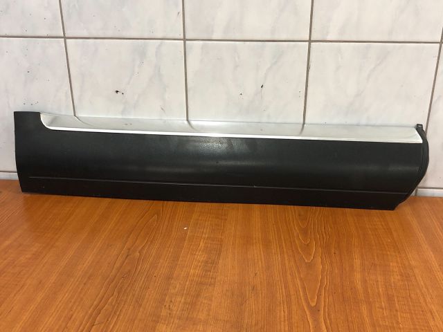 bontott VW TOUAREG Jobb hátsó Ajtó Díszléc