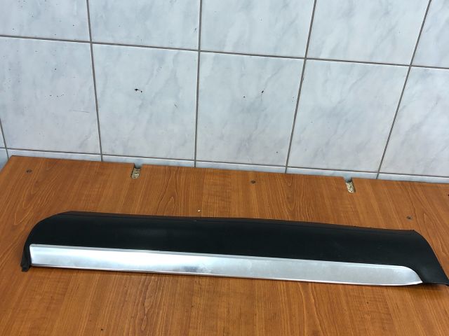 bontott VW TOUAREG Jobb hátsó Ajtó Díszléc