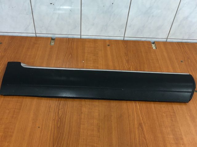 bontott VW TOUAREG Jobb hátsó Ajtó Díszléc