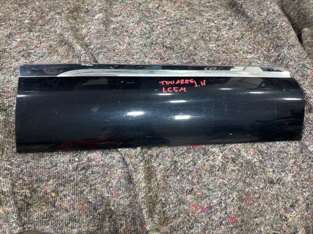 bontott VW TOUAREG Jobb hátsó Ajtó Díszléc