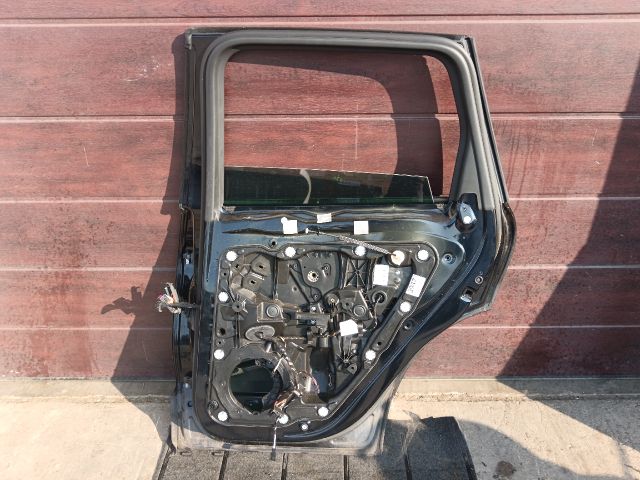 bontott VW TOUAREG Jobb hátsó Ajtó (Részeivel)