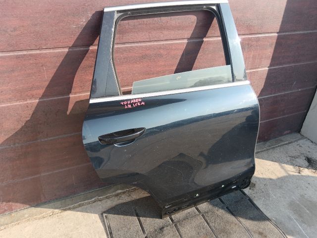 bontott VW TOUAREG Jobb hátsó Ajtó (Részeivel)