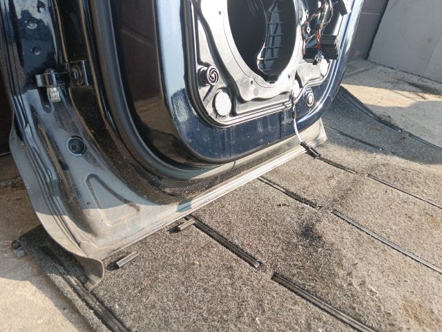 bontott VW TOUAREG Jobb hátsó Ajtó (Részeivel)