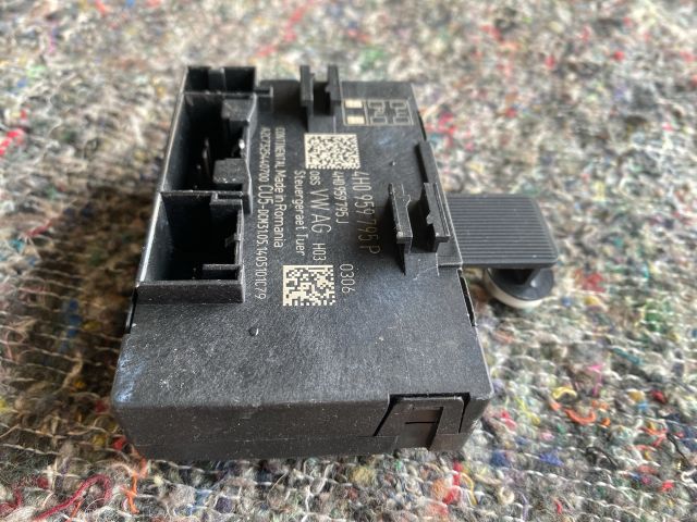 bontott VW TOUAREG Jobb hátsó Ajtó Vezérlőegység