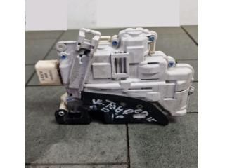 bontott VW TOUAREG Jobb hátsó Ajtózár