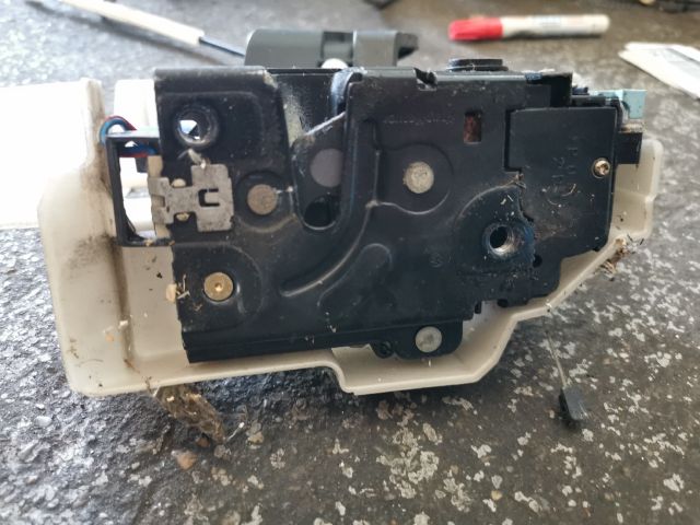 bontott VW TOUAREG Jobb hátsó Ajtózár