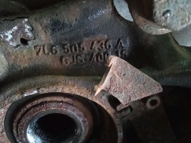 bontott VW TOUAREG Jobb hátsó Csonkállvány Kerékaggyal