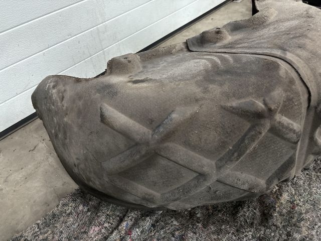 bontott VW TOUAREG Jobb hátsó Hátsó Dobbetét (Kerékjárati, Műanyag)