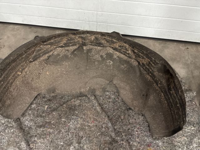 bontott VW TOUAREG Jobb hátsó Hátsó Dobbetét (Kerékjárati, Műanyag)