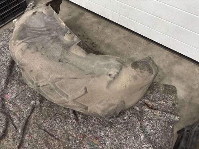 bontott VW TOUAREG Jobb hátsó Hátsó Dobbetét (Kerékjárati, Műanyag)