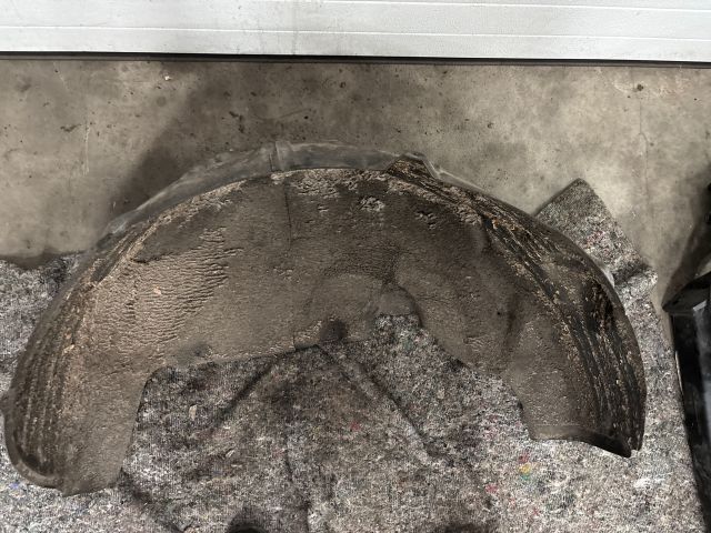 bontott VW TOUAREG Jobb hátsó Hátsó Dobbetét (Kerékjárati, Műanyag)