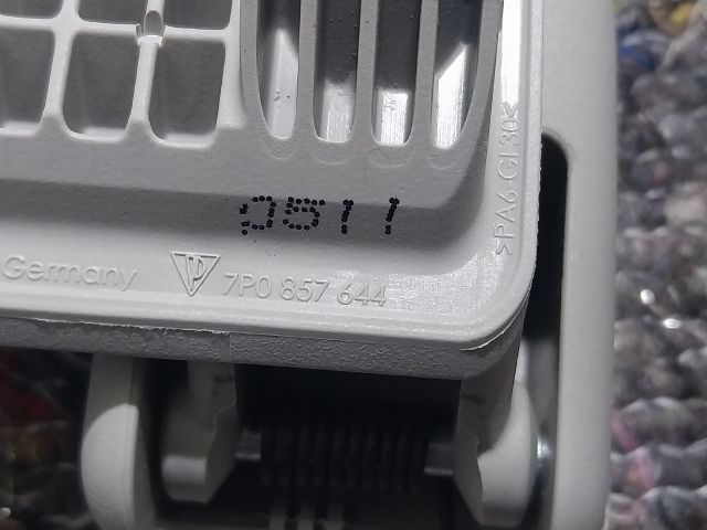 bontott VW TOUAREG Jobb hátsó Kapaszkodó (Felső)